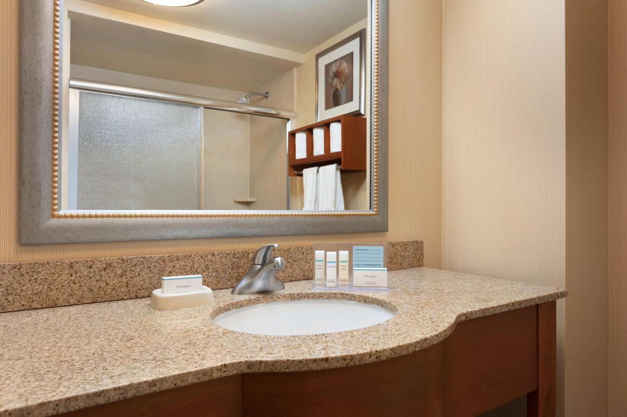 Hampton Inn New York - Laguardia Airport Buitenkant foto