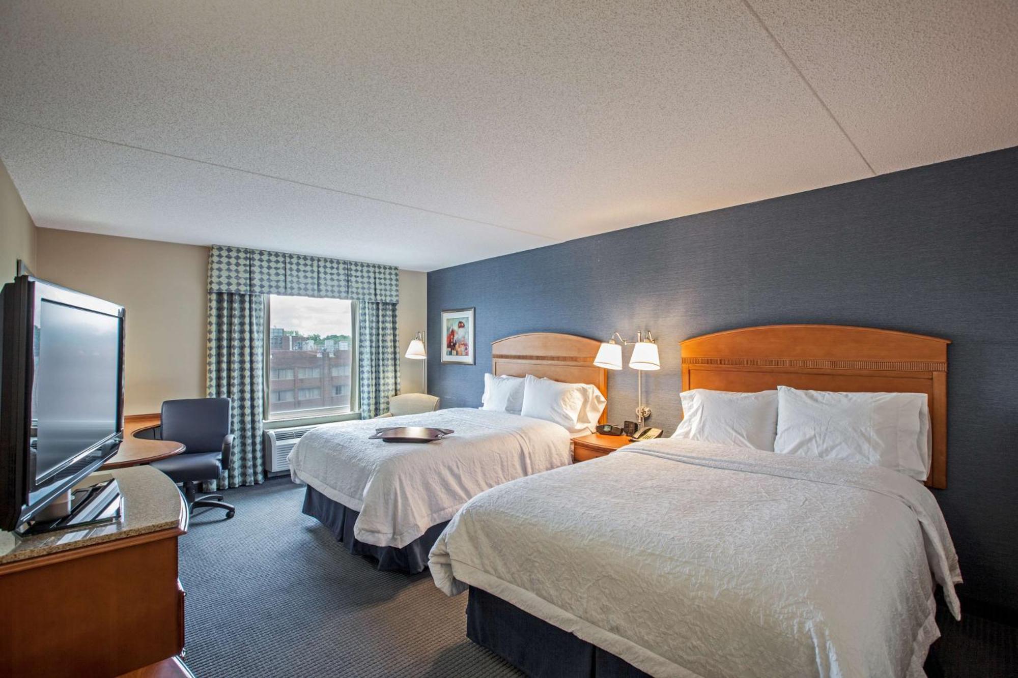 Hampton Inn New York - Laguardia Airport Buitenkant foto