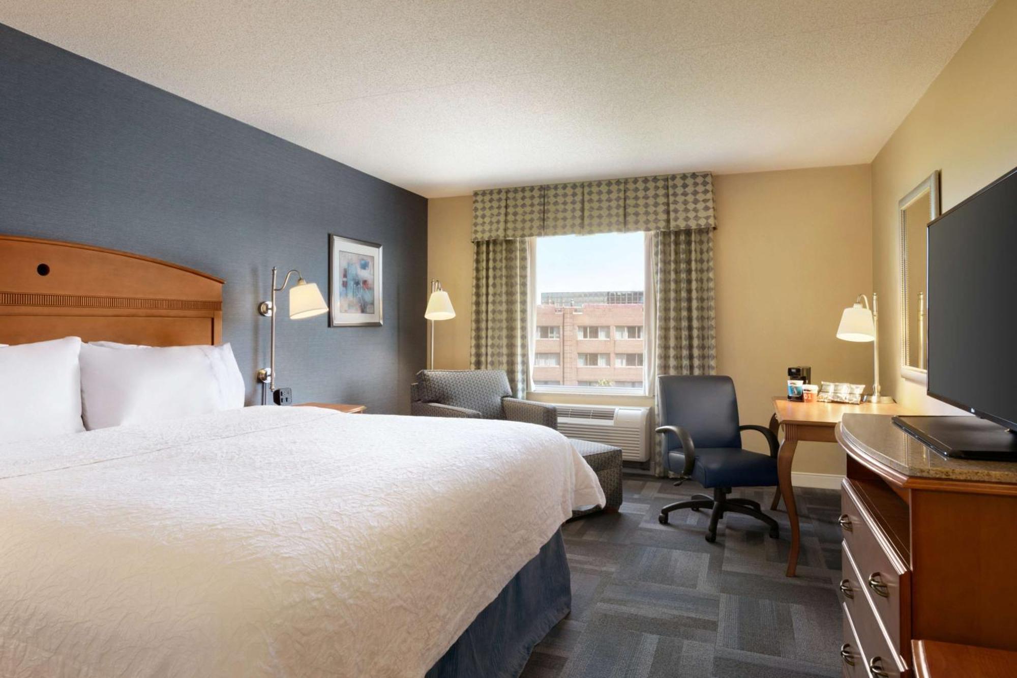 Hampton Inn New York - Laguardia Airport Buitenkant foto