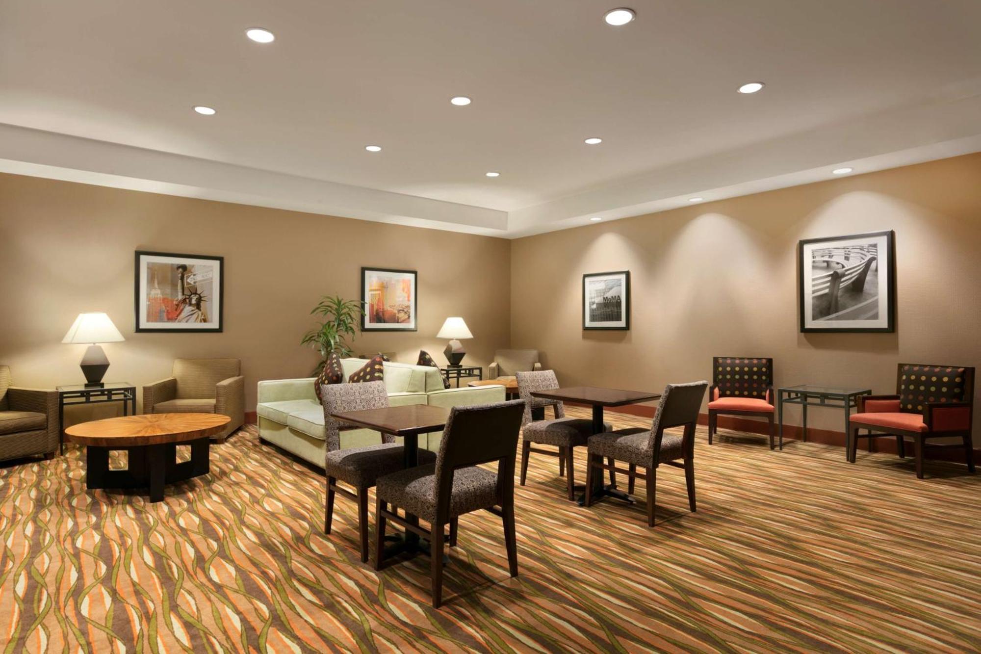 Hampton Inn New York - Laguardia Airport Buitenkant foto
