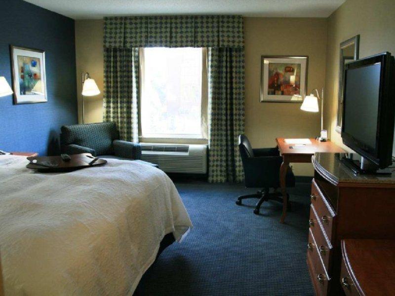 Hampton Inn New York - Laguardia Airport Buitenkant foto