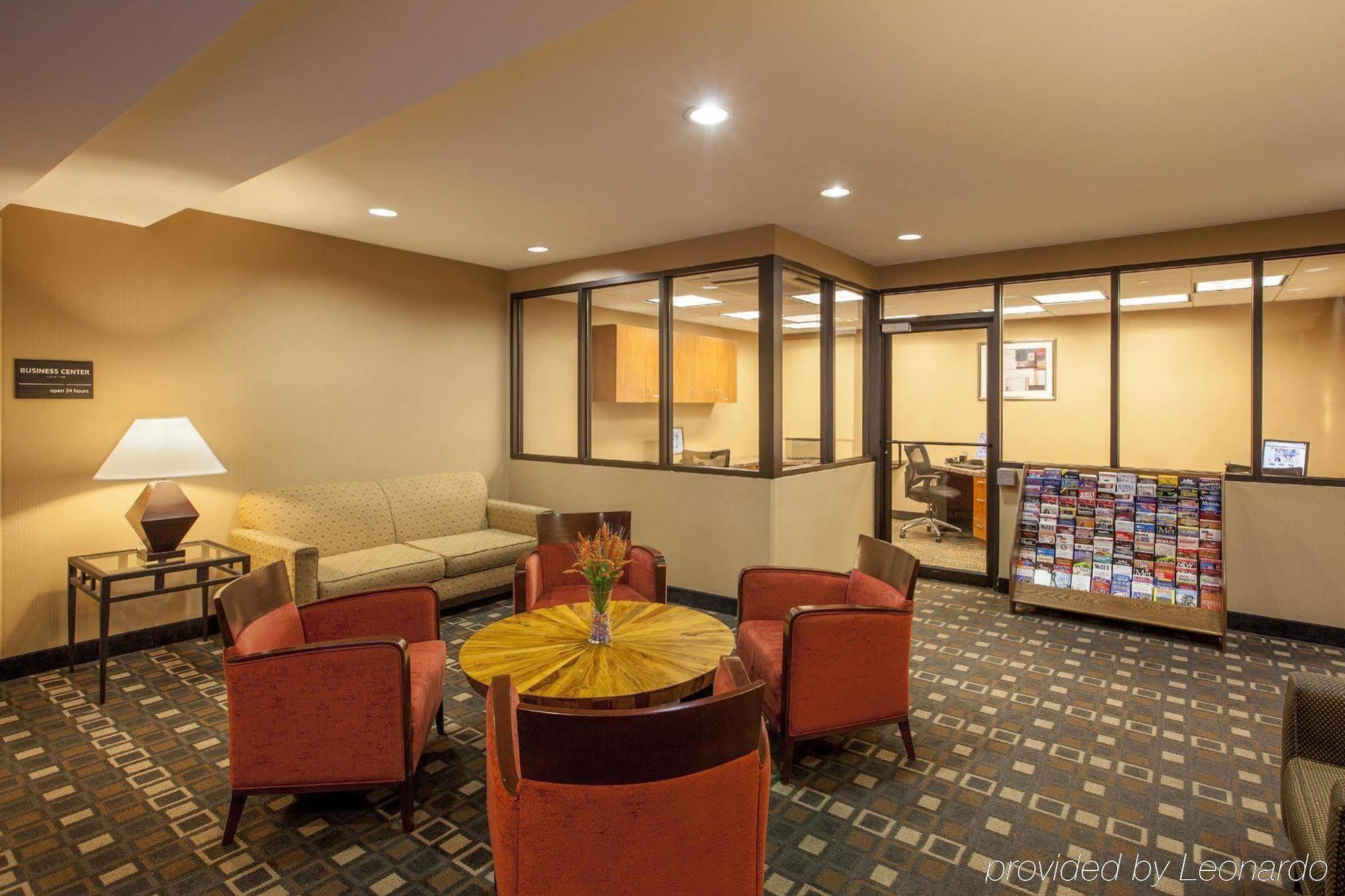 Hampton Inn New York - Laguardia Airport Buitenkant foto