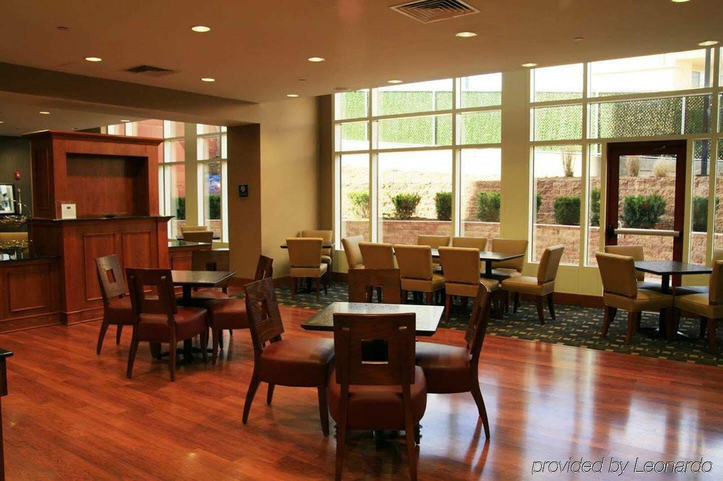 Hampton Inn New York - Laguardia Airport Buitenkant foto